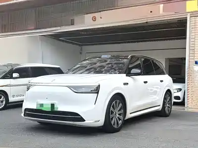 AITO Wenjie M8 2025