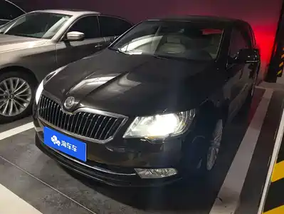 Škoda Superb 2013
