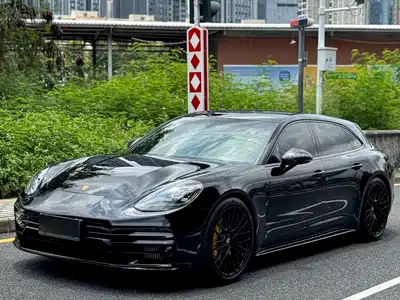 Porsche Panamera 2021