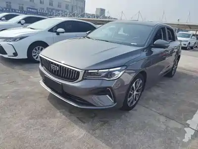 Geely Emgrand 2022