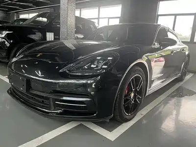 Porsche Panamera 2021
