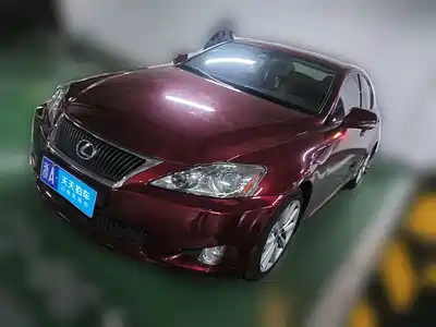 Lexus IS 2010