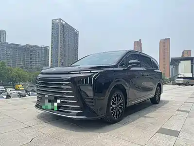 Dongfeng Fengxing Starlight V9 2025