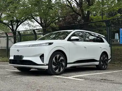 Dongfeng Yipai eπ008 2024