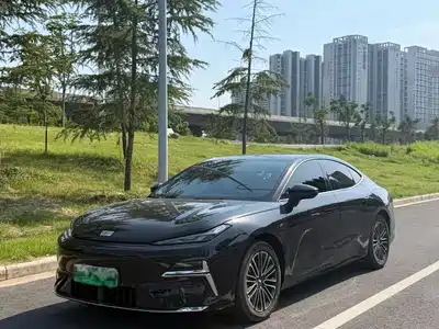 Geely Galaxy Xingyao 8 2025