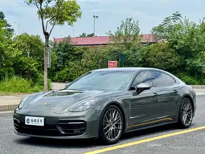 Porsche Panamera 2023