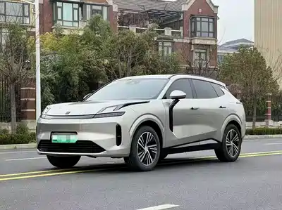 Lynk & Co 08 EM-P 2024