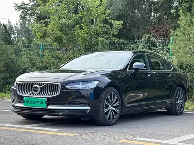 Volvo S90 Plug-in Hybrid 2021