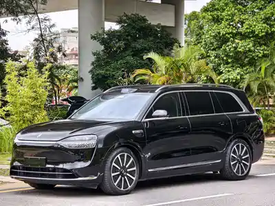 AITO Wenjie M9 2025