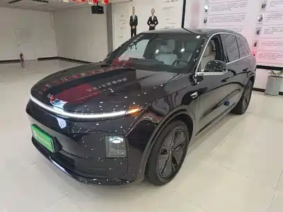 Li Auto L6 2025