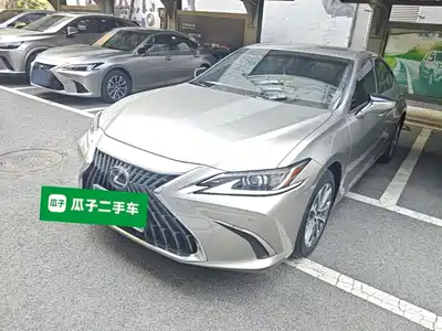 Lexus ES 2023