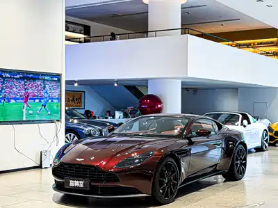 Aston Martin DB11 2020