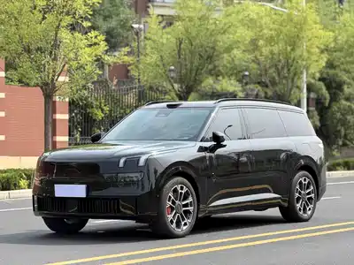 Lynk & Co 900 2025