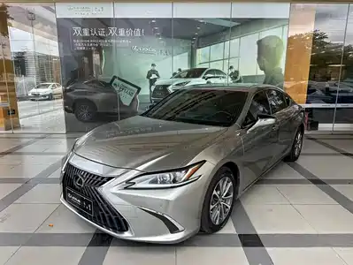 Lexus ES 2022