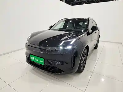 Lynk & Co 08 EM-P 2025