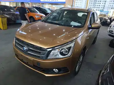 Venucia T70 2015