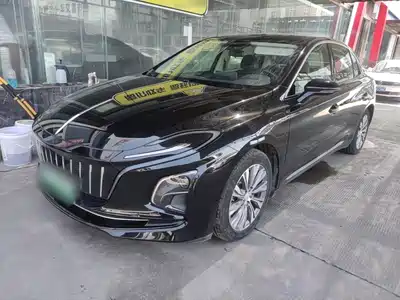 Hongqi E-QM5 2023