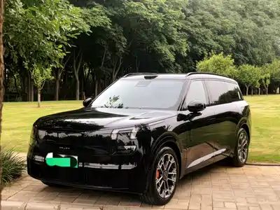 Lynk & Co 900 2025