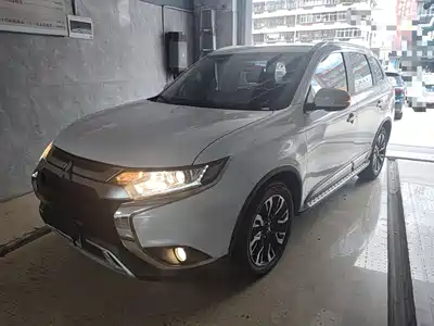 Mitsubishi Outlander 2020