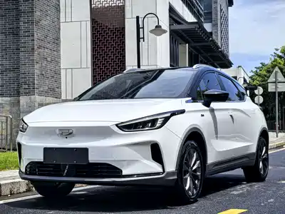 Geely Geometry C 2021