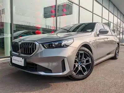 BMW i5 2025