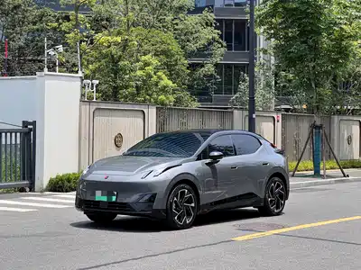 Lynk & Co Z20 2025