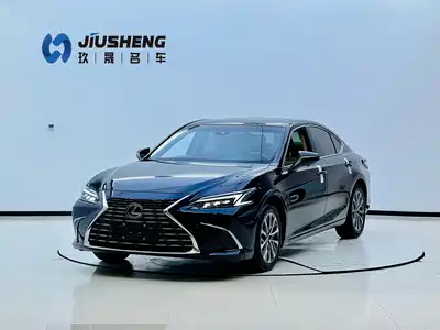 Lexus ES 2025