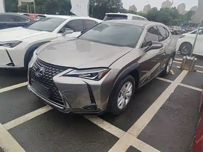 Lexus UX 2021