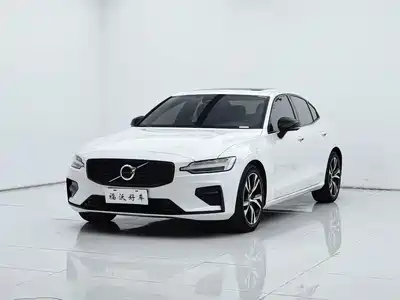 Volvo S60 2025