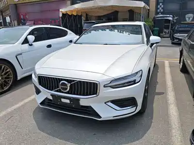 Volvo S60 2025
