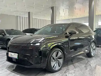 Lynk & Co 08 EM-P 2024