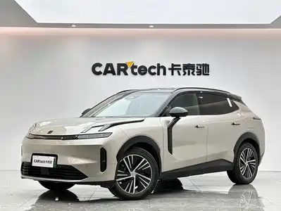 Lynk & Co 08 EM-P 2024