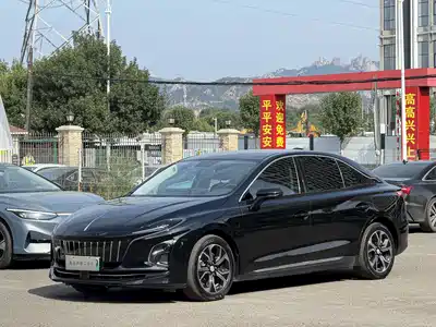 Hongqi E-QM5 2024