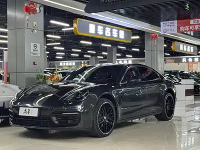 Porsche Panamera 2021