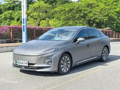 Hongqi E-QM5 2023