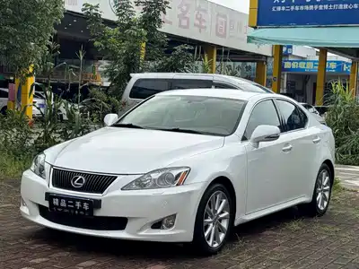 Lexus IS 2010