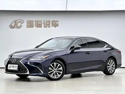 Lexus ES 2021