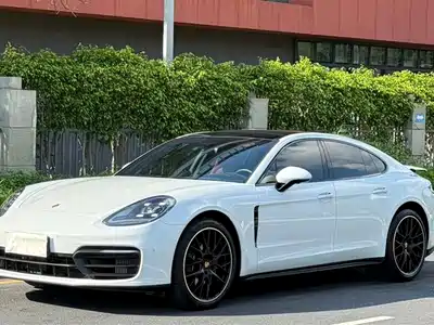 Porsche Panamera 2023