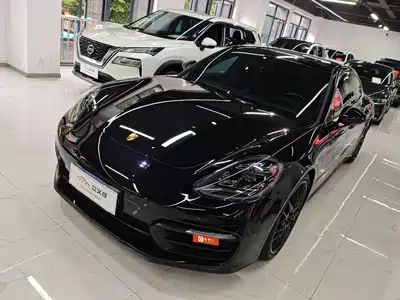 Porsche Panamera 2023