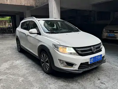 Dongfeng Aeolus Fengshen AX3 2016