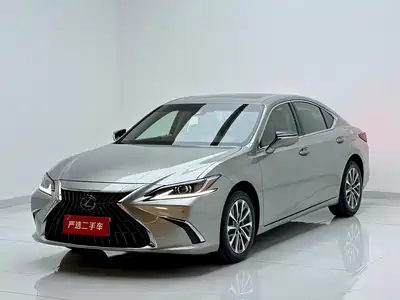Lexus ES 2024