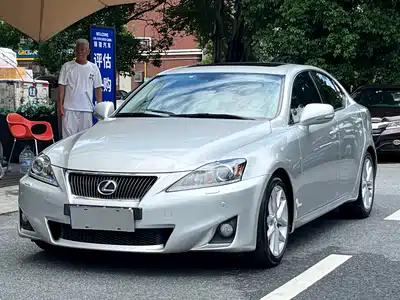 Lexus IS 2011