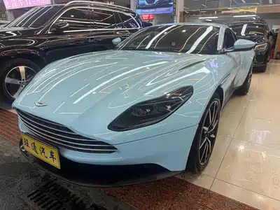 Aston Martin DB11 2019
