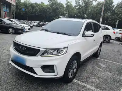 Geely Emgrand X6 2021