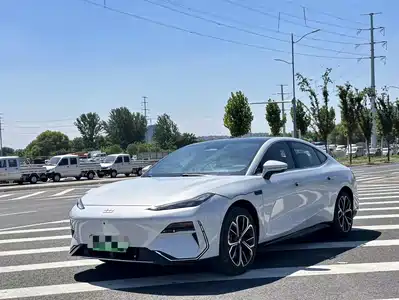 Geely Galaxy E8 2025