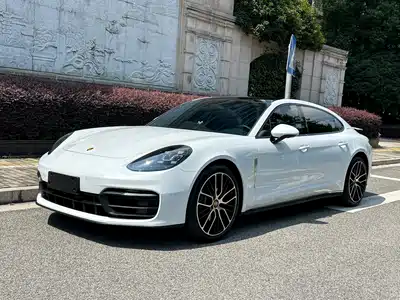 Porsche Panamera 2023