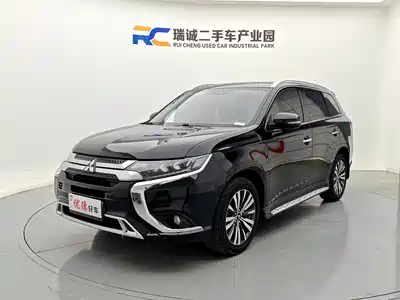 Mitsubishi Outlander 2023