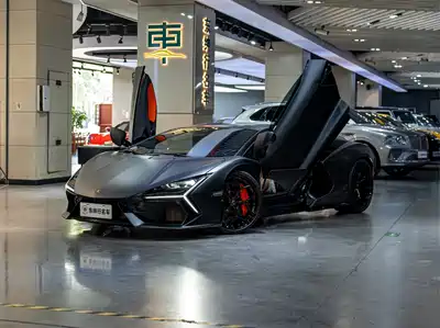 Lamborghini Revuelto 2025