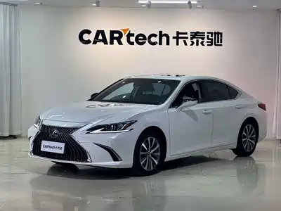 Lexus ES 2020