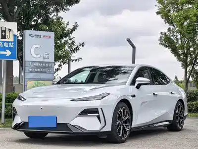 Geely Galaxy E8 2025